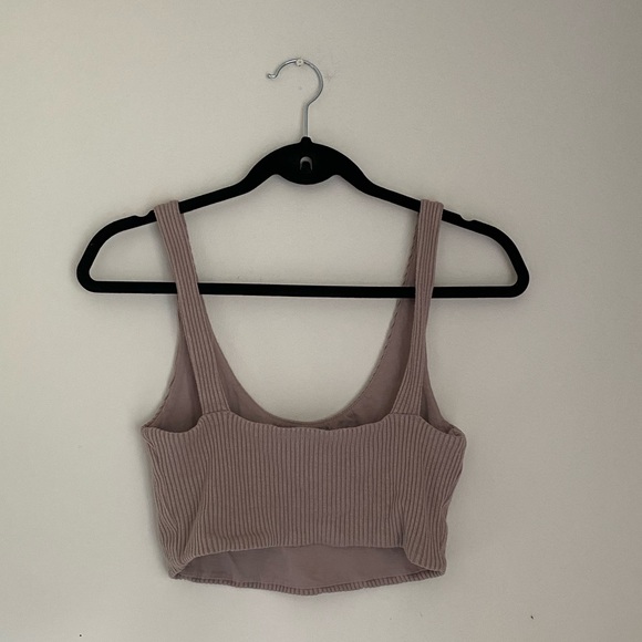 3️⃣/$1️⃣5️⃣ Ribbed Cropped Tank Top - Picture 3 of 3